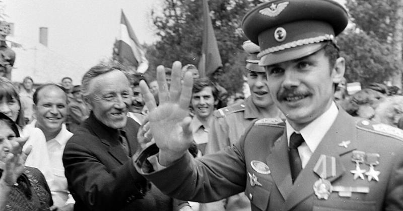 Kapu Tibor követheti a két magyar űrhódító nyomdokait, akik már felfedezték a világűr titokzatos mélységeit.