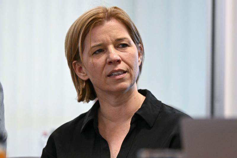 „Mi, magyarok, összetartozunk itt a Kárpát-medencében” – fogalmazott Varga-Bajusz Veronika Szatmárnémetiben, hangsúlyozva a közösségünket összekötő kötelékeket.