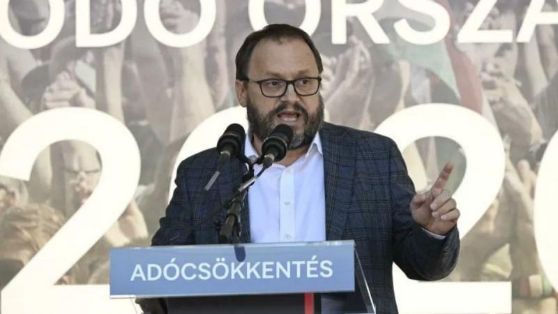 Tisza-adóterv: Külföldi vállalatok elhagyhatják Magyarországot

A Tisza-adóterv kapcsán felmerül a kérdés, hogy a külföldi cégek elhagyhatják-e Magyarországot. Az új adóintézkedések komoly hatással lehetnek a vállalatok működésére, ami miatt sokan fontoló